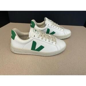 Womens VEJA Urca CWL White/Emeraude Athletic Sneakers/Shoes. Size 6. Awesome!!!